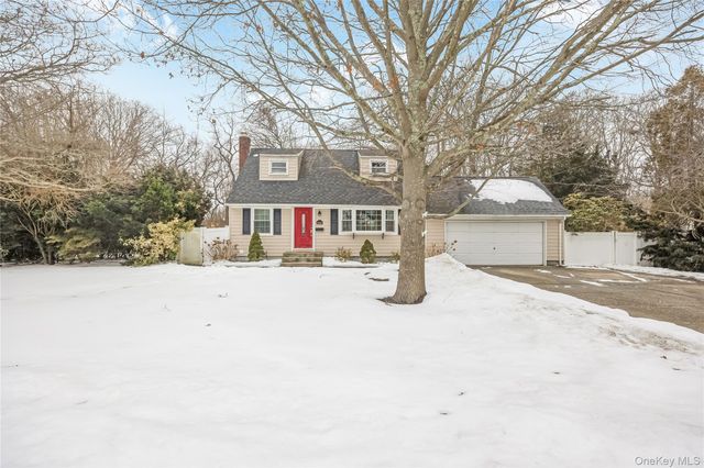 360 Renee Drive, Bayport, NY 11705