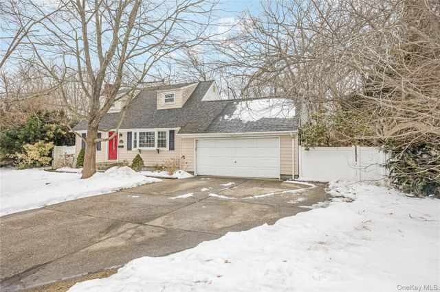 360 Renee Drive, Bayport, NY 11705