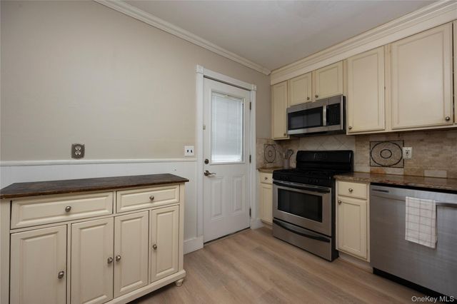 360 Renee Drive, Bayport, NY 11705