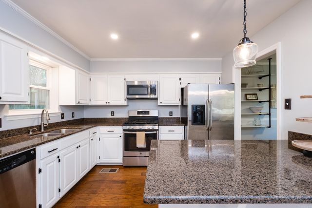 1017 Kings Mountain Drive, Little Rock, AR 72211
