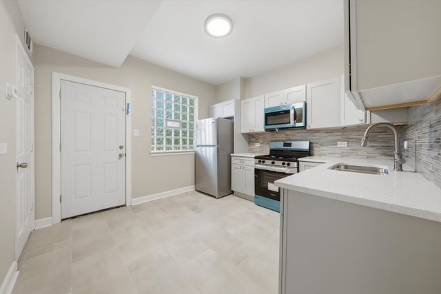 7131 S Normal Boulevard, Chicago, IL 60621