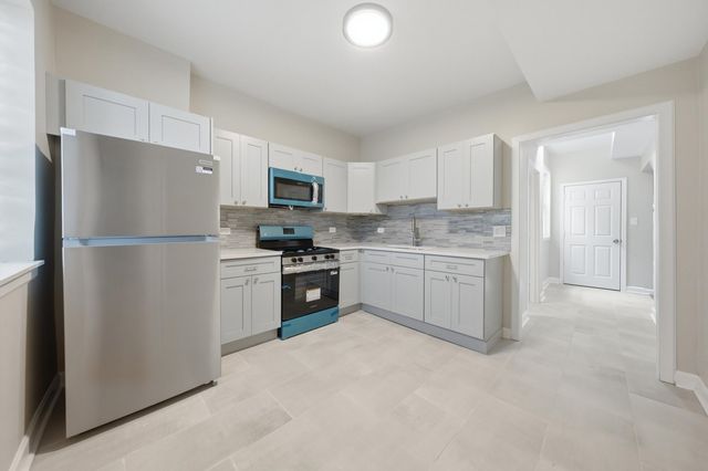 7131 S Normal Boulevard, Chicago, IL 60621