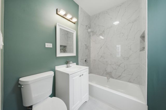 7131 S Normal Boulevard, Chicago, IL 60621