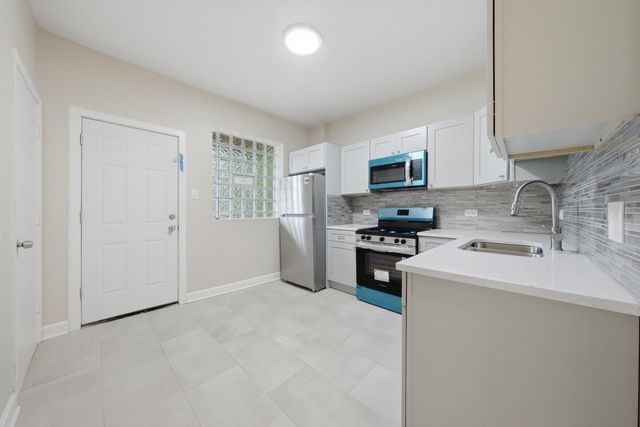 7131 S Normal Boulevard, Chicago, IL 60621