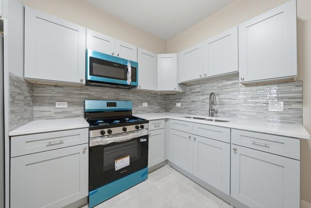 7131 S Normal Boulevard, Chicago, IL 60621