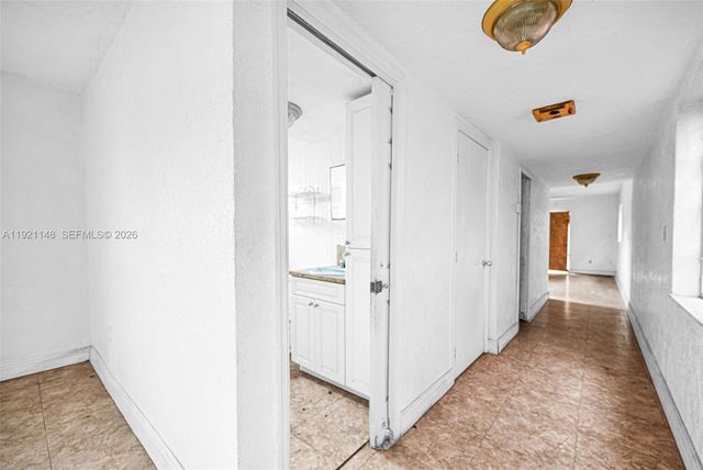 2614 W 8th Ct, Hialeah, FL 33010