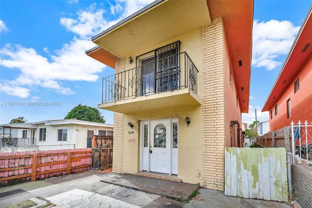 2614 W 8th Ct, Hialeah, FL 33010