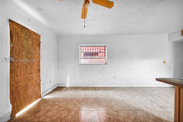 2614 W 8th Ct, Hialeah, FL 33010