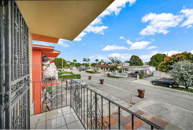 2614 W 8th Ct, Hialeah, FL 33010