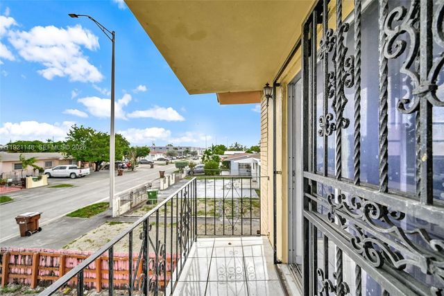 2614 W 8th Ct, Hialeah, FL 33010