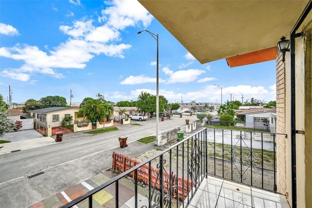 2614 W 8th Ct, Hialeah, FL 33010