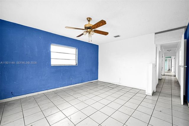 2614 W 8th Ct, Hialeah, FL 33010