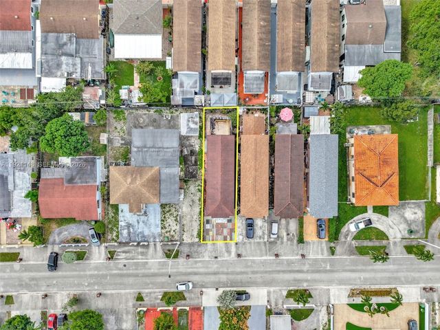 2614 W 8th Ct, Hialeah, FL 33010