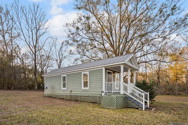 1558 Tommy Whitaker Rd, St Francisville, LA 70775