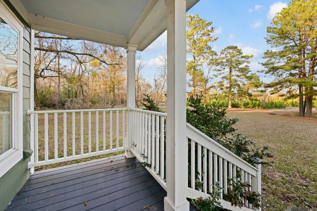 1558 Tommy Whitaker Rd, St Francisville, LA 70775