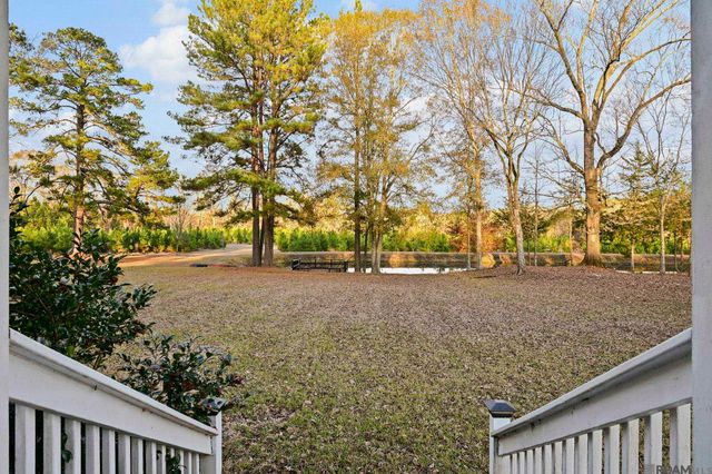1558 Tommy Whitaker Rd, St Francisville, LA 70775