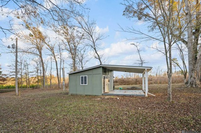 1558 Tommy Whitaker Rd, St Francisville, LA 70775