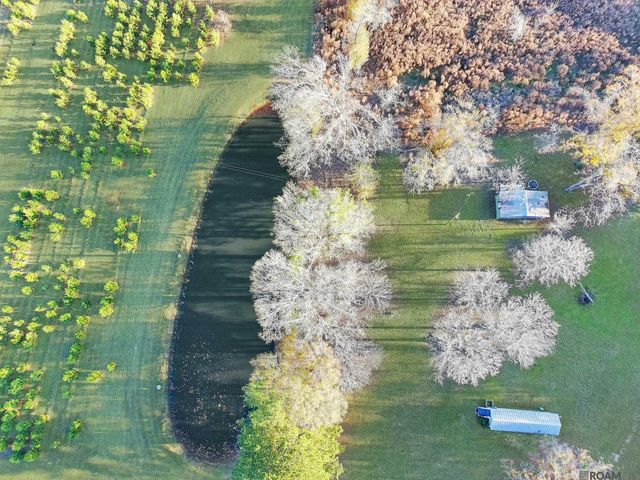 1558 Tommy Whitaker Rd, St Francisville, LA 70775