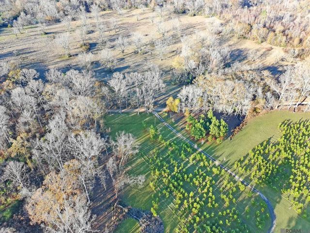 1558 Tommy Whitaker Rd, St Francisville, LA 70775