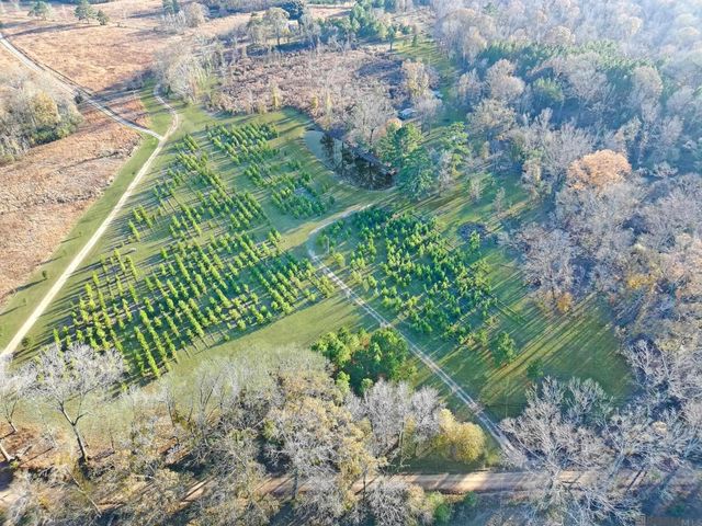 1558 Tommy Whitaker Rd, St Francisville, LA 70775