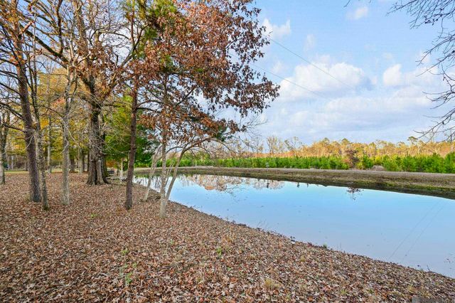 1558 Tommy Whitaker Rd, St Francisville, LA 70775