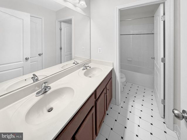 22647 VIENNA GREEN TER, Ashburn, VA 20148