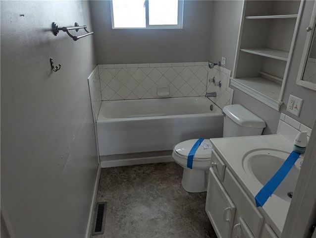 201 S West Street, Concordia, MO 64020