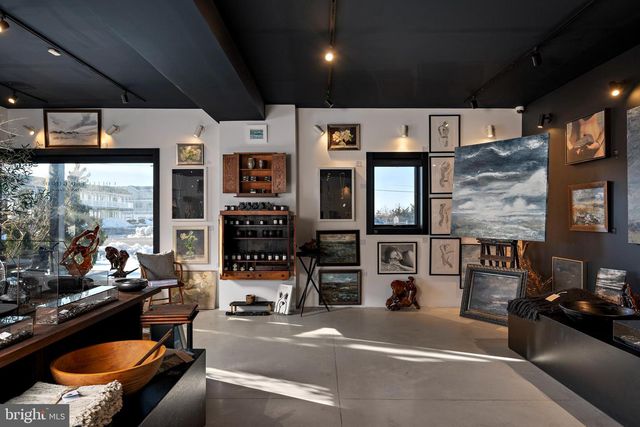 35 W 4TH ST, Barnegat Light, NJ 08006