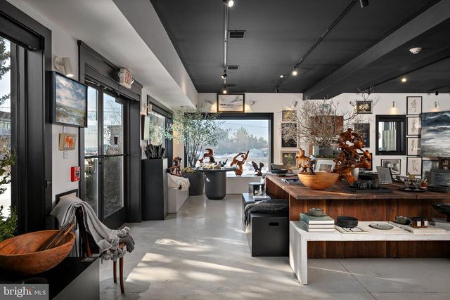 35 W 4TH ST, Barnegat Light, NJ 08006