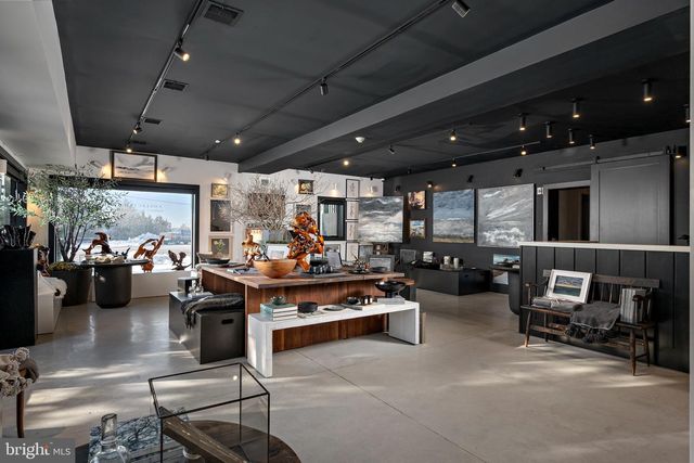 35 W 4TH ST, Barnegat Light, NJ 08006