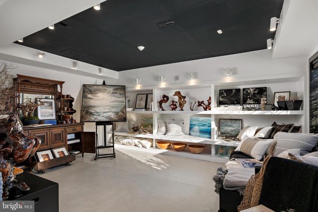 35 W 4TH ST, Barnegat Light, NJ 08006