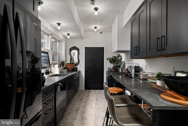 35 W 4TH ST, Barnegat Light, NJ 08006