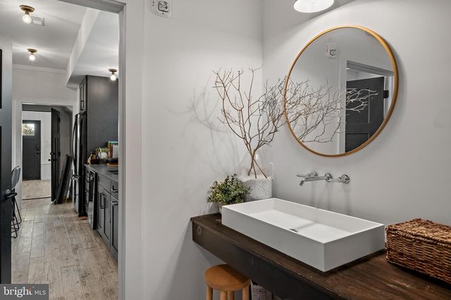 35 W 4TH ST, Barnegat Light, NJ 08006