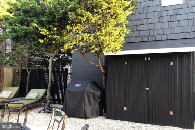 35 W 4TH ST, Barnegat Light, NJ 08006