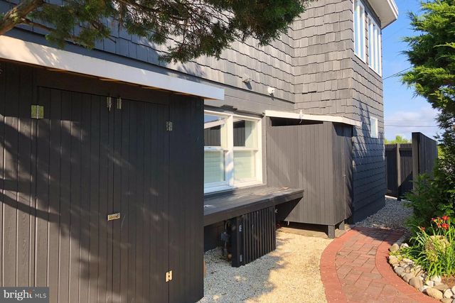 35 W 4TH ST, Barnegat Light, NJ 08006