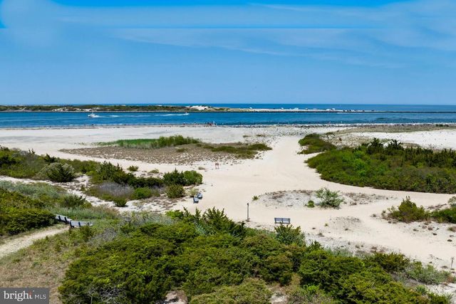 35 W 4TH ST, Barnegat Light, NJ 08006