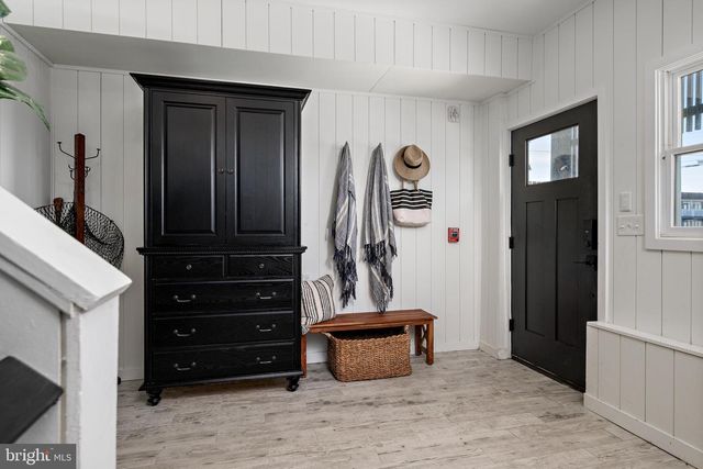 35 W 4TH ST, Barnegat Light, NJ 08006