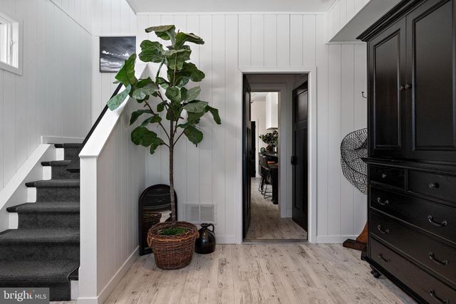 35 W 4TH ST, Barnegat Light, NJ 08006