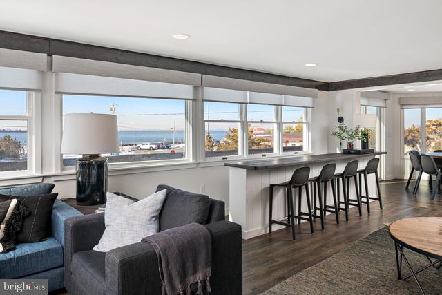 35 W 4TH ST, Barnegat Light, NJ 08006