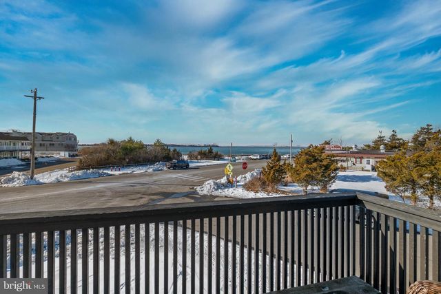 35 W 4TH ST, Barnegat Light, NJ 08006