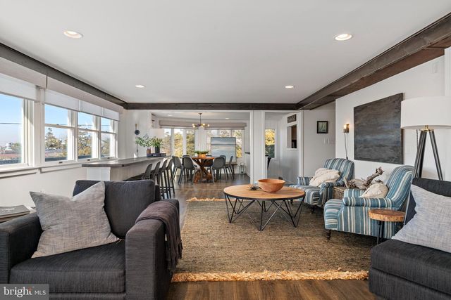 35 W 4TH ST, Barnegat Light, NJ 08006