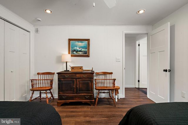 35 W 4TH ST, Barnegat Light, NJ 08006