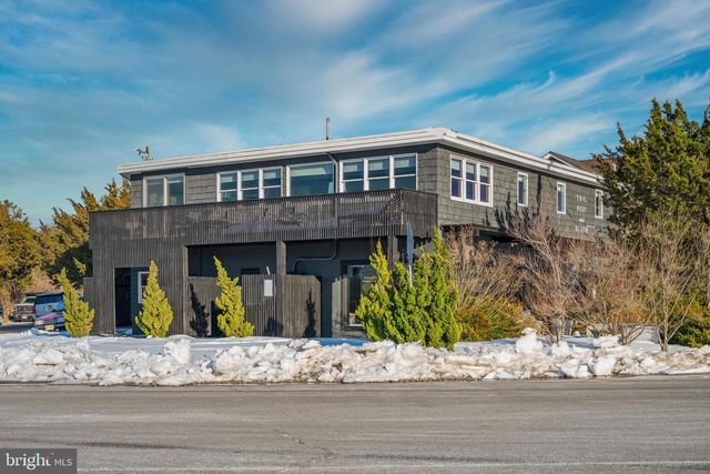 35 W 4TH ST, Barnegat Light, NJ 08006