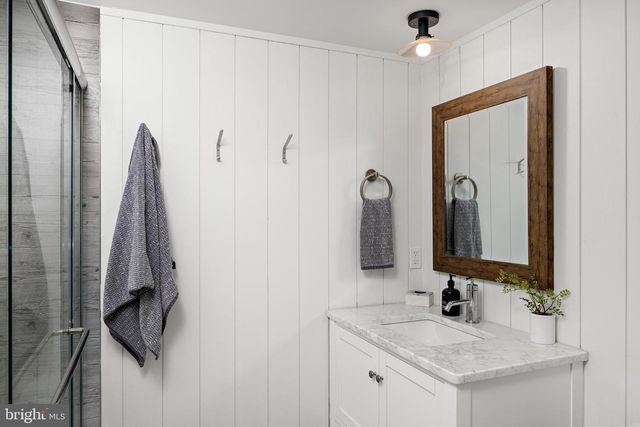 35 W 4TH ST, Barnegat Light, NJ 08006