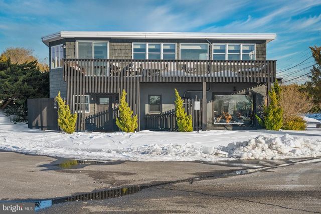 35 W 4TH ST, Barnegat Light, NJ 08006