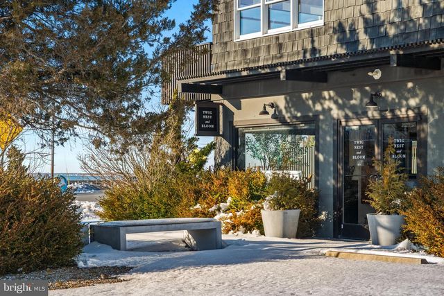 35 W 4TH ST, Barnegat Light, NJ 08006