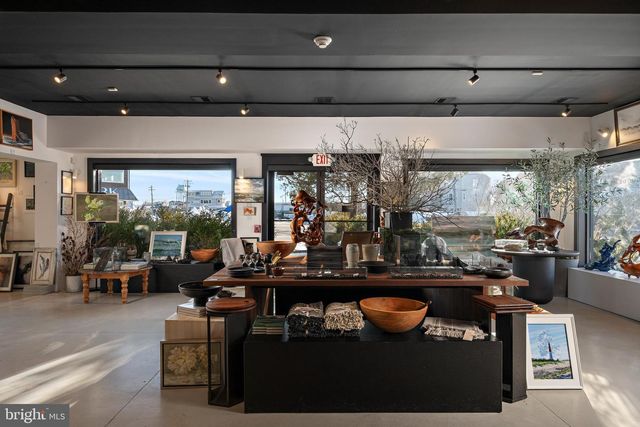 35 W 4TH ST, Barnegat Light, NJ 08006