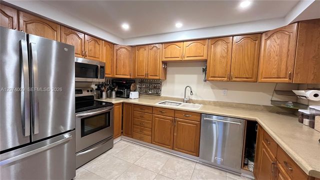 11507 SW 64th Street G, Miami, FL 33173
