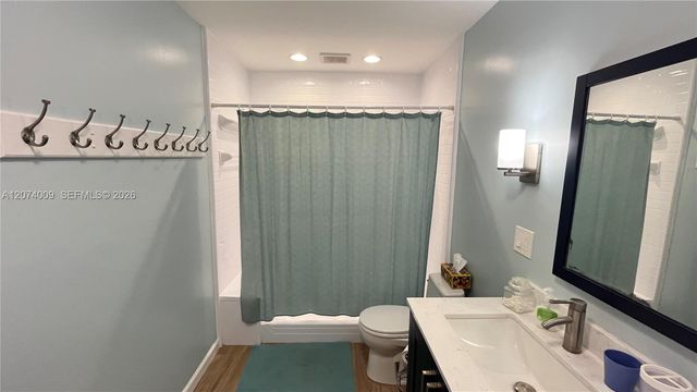 11507 SW 64th Street G, Miami, FL 33173