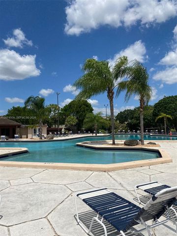 11507 SW 64th Street G, Miami, FL 33173